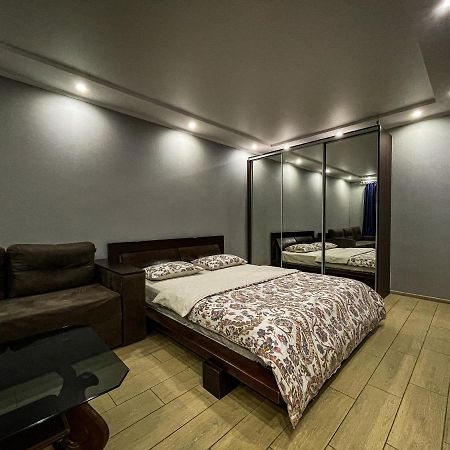 Victory - Апартаменты Возле Набережной Krementsjoek Buitenkant foto