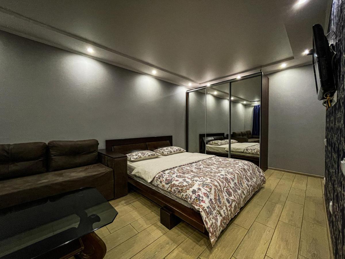 Victory - Апартаменты Возле Набережной Krementsjoek Buitenkant foto
